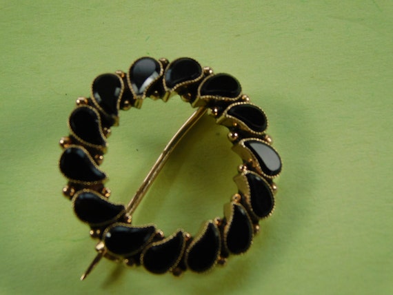 Antique Black Obsidian Wreath Brooch or Pendant Y… - image 5