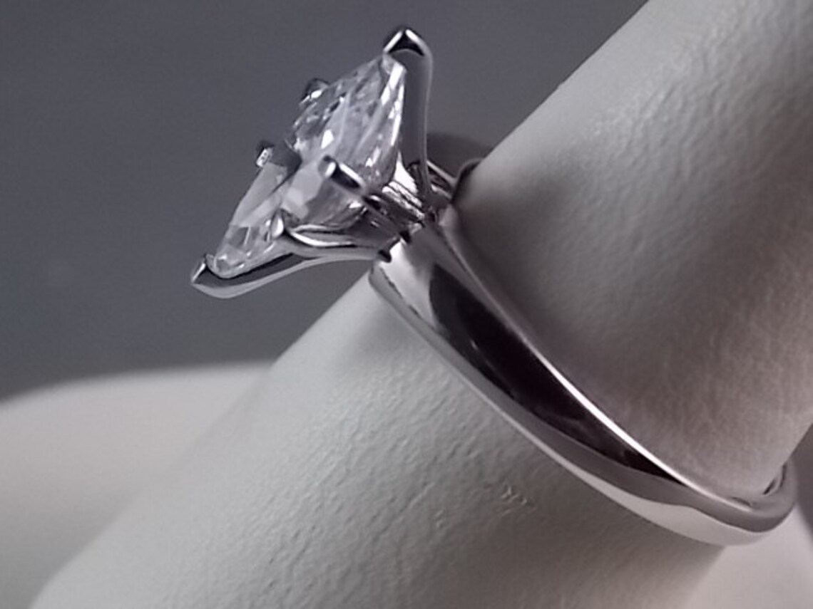 Marquise Cubic Zirconia 2 Carat White Gold 14K Size 8 Engagement Ring ...