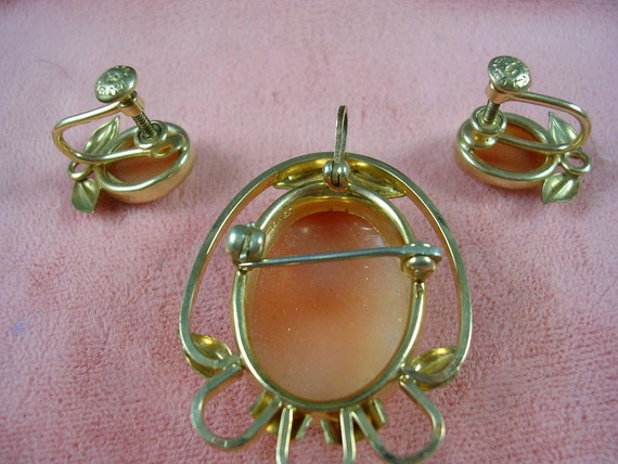 1940s Carved Shell Cameo Brooch/pendant and Earrings Set