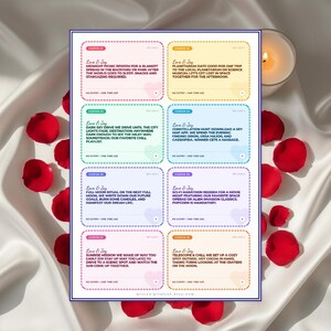Puede incluir: Una hoja de ocho cupones coloridos con el texto "Love & Jay" y varias ideas para citas. Los cupones están sobre un fondo blanco con pétalos de rosas rojas y una vela encendida.
