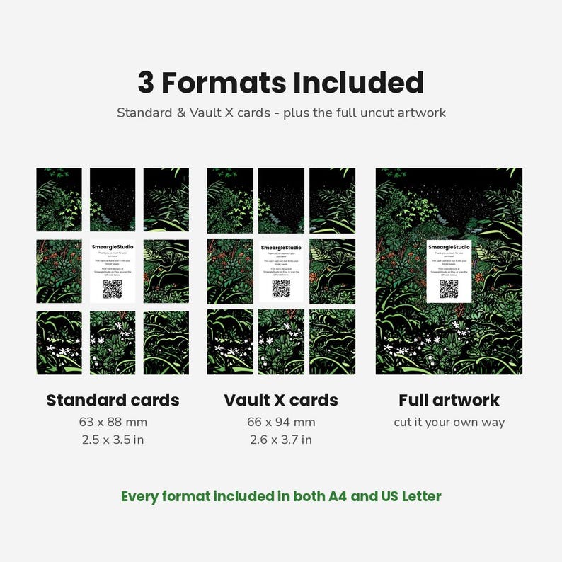Pu&ograve; includere: Una visualizzazione di prodotto digitale che mostra 3 Formats Included: carte standard da 63 x 88 mm, carte Vault X da 66 x 94 mm e un'illustrazione completa non tagliata. Il design presenta una giungla scura con fogliame verde e un QR code.