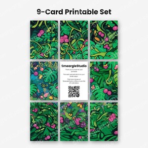 Pu&ograve; includere: Un set di 9 carte stampabili con un vivace motivo a tema giungla con foglie verdi, viti e bacche rosa. La carta centrale mostra il testo SmeargleStudio, istruzioni per il ritaglio e un codice QR.