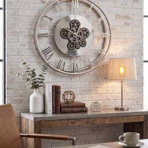 Extra grote industriële wandklok met bewegende tandwielen, metalen cadeaudecor met Romeinse cijfers