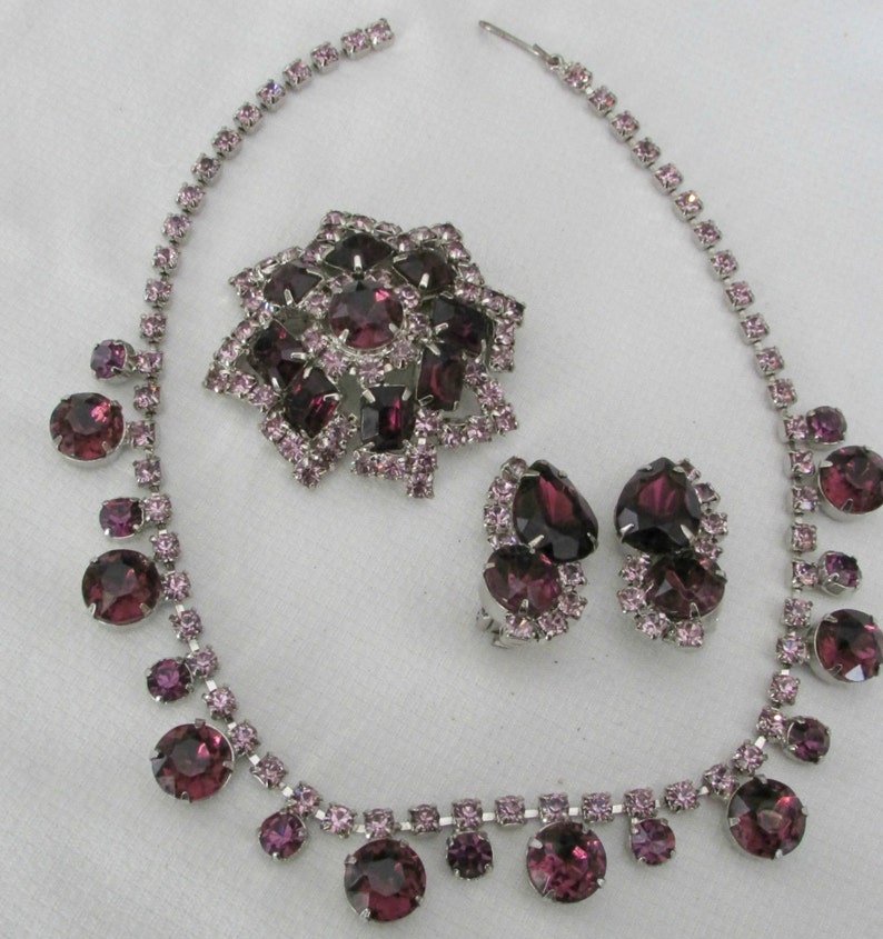 Haute Couture 1950/'s Regency Runway Vintage Demi Parure Purple Amethyst Rhinestone Necklace Earring /& Brooch Set Pin Statement set
