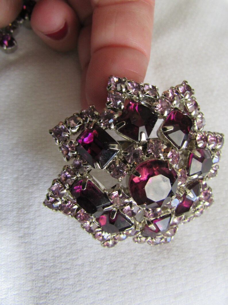 Haute Couture 1950/'s Regency Runway Vintage Demi Parure Purple Amethyst Rhinestone Necklace Earring /& Brooch Set Pin Statement set