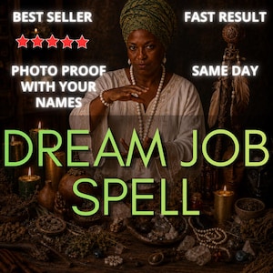 Puede incluir: Una persona con pañuelo verde y camisa blanca con collar de cuentas, detrás de una mesa con velas, cristales y hierbas. El texto dice: BEST SELLER, FAST RESULT, PHOTO PROOF WITH YOUR NAMES y DREAM JOB SPELL.