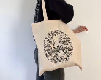 Hand Drawn Cotton Tote Bag – Minimalist Pixel Dot Design – Travel & Everyday Shoulder Bag – Gift for Her Him