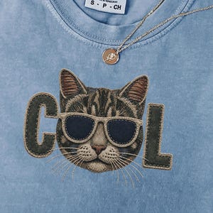 Maglietta con gatto alla moda, maglietta con gatto e occhiali da sole divertenti, maglietta con grafica vintage di gatto, regalo per amanti dei gatti Comfort Colors