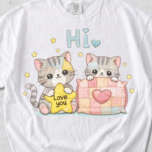 Maglietta patchwork con gattini carini, maglietta kawaii con gattini, grafica con gatti a stella, maglietta in stile Soft Girl Era, regalo per amanti dei gatti
