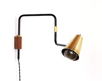 Double-Jointed Swing Lamp: Woodblock Bracket