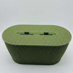 3D-gedruckte Kabelmanagementbox – Schreibtisch-Organizer & Kabelversteck – Steckdosenleistenabdeckung – Ladestation – Ästhetisches Geschenk fürs Büro 19 - Green Olive