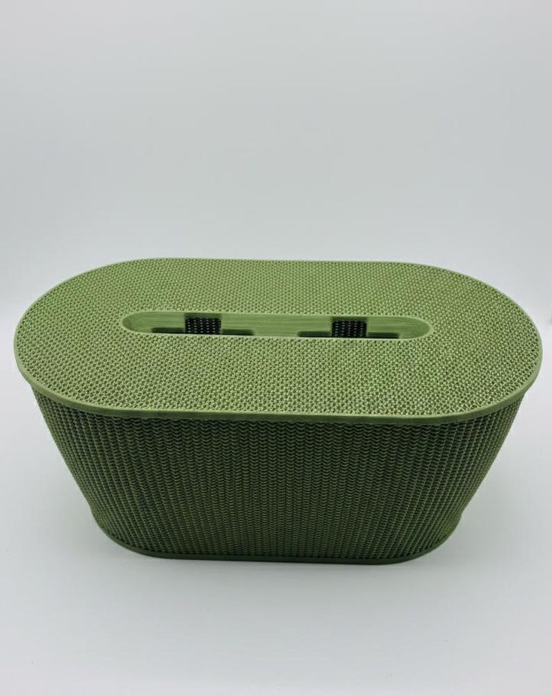3D-gedruckte Kabelmanagementbox – Schreibtisch-Organizer & Kabelversteck – Steckdosenleistenabdeckung – Ladestation – Ästhetisches Geschenk fürs Büro 19 - Green Olive