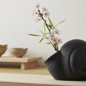 Snail Shell Vase - Minimalist Spiral Flower Pot - Nautical Home Decor - Zen Bud Vase - Unique Coastal Gift - Handcrafted Planter