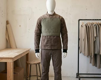 Traje de Caçador de Recompensas Inspirado no Mandaloriano – Macacão Tático de Voo Personalizado de 3 Peças com Acabamento Desgastado