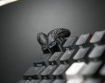 Alien Egg & Alien Inspired Bundle - Keycap Set