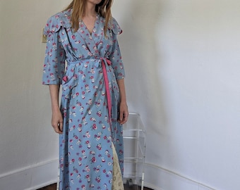 1940s Lamb Print Dressing Gown Robe by Textron - 40s Novelty Print Cold Rayon Robe - Large size