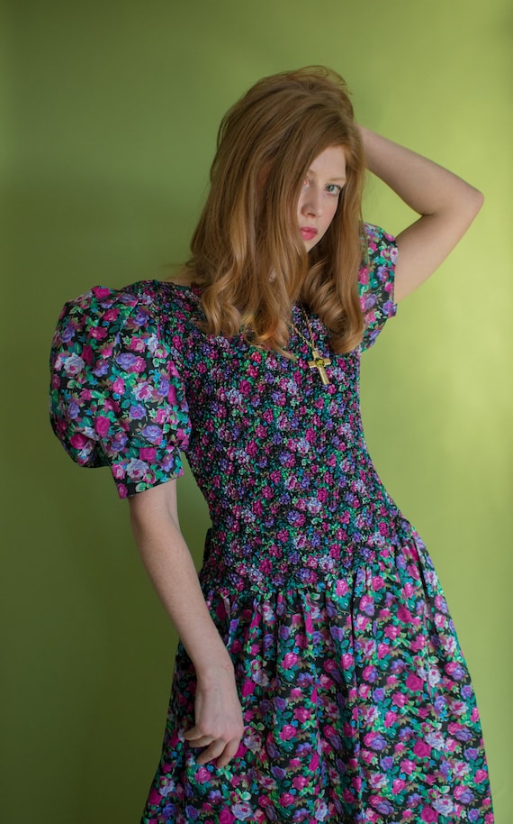 1980s Oscar de la Renta Puff Sleeve Floral Smocked