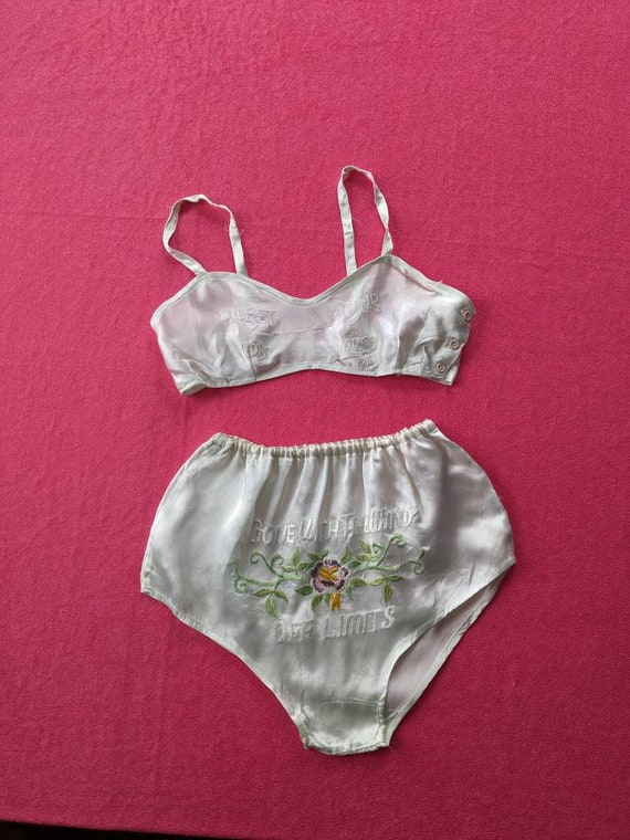 1940s WWII Souvenir Lingerie Set Sweet Sour Off L… - image 6