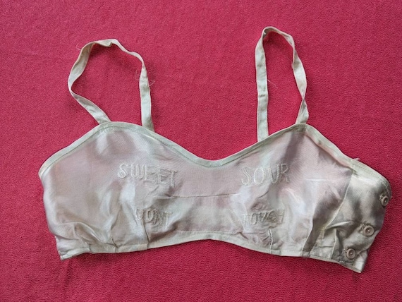 1940s WWII Souvenir Lingerie Set Sweet Sour Off L… - image 3