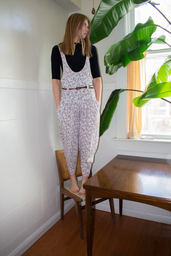 Comfy 80s Floral Knit Jumpsuit Pleated Suspender