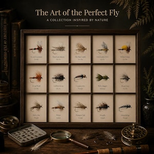 Pode incluir: Uma vitrine de madeira contendo quinze moscas de pesca etiquetadas dispostas em uma grade. O texto diz The Art of the Perfect Fly, A COLLECTION INSPIRED BY NATURE, e identifica cada tipo de mosca como Royal Coachman, Parachute Adams e Zebra Midge.