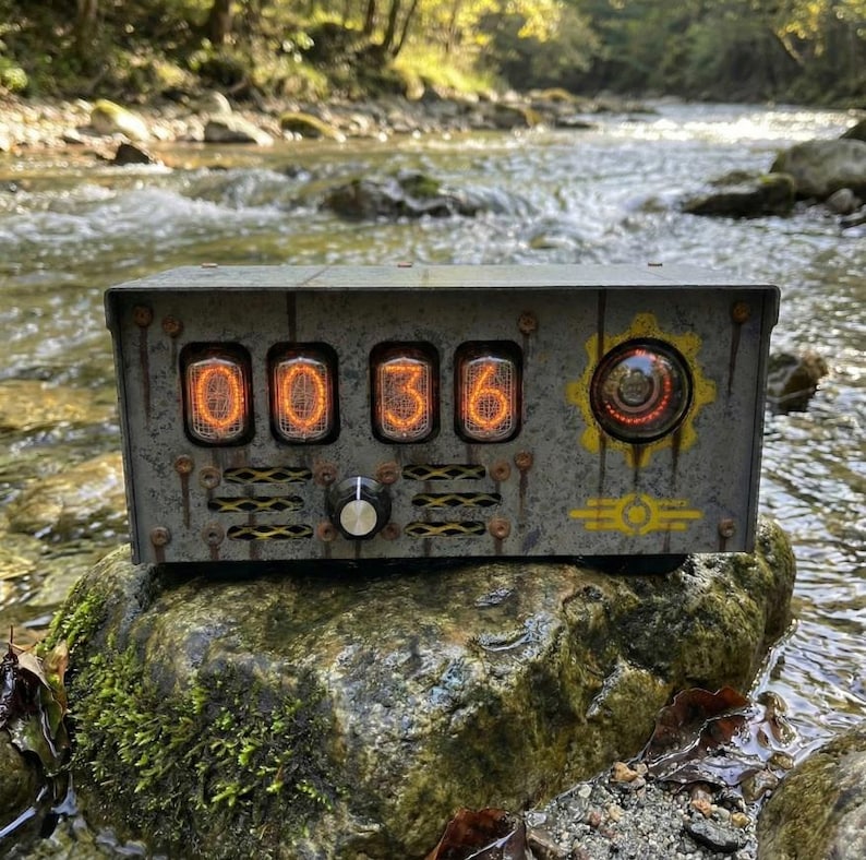Handmade Nixie Tube Clock with Dekatron