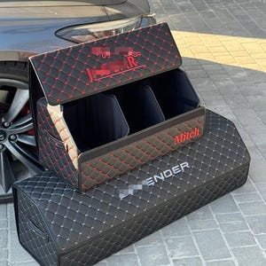 Puede incluir: Una tabla de cortar de madera hecha a mano con un acabado natural. La tabla presenta un borde natural en un lado y una forma rectangular lisa. Mide aproximadamente 45 cm de largo y 30 cm de ancho.