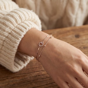 Double Layer Circle Bracelet, Interlocking Rings Bracelet, Minimalist Gold or Silver Bracelet, Dainty Layered Chain, Everyday Jewelry Gift