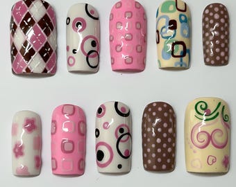 Retro Y2K 2000s Style Press On Nails, Pink Brown Abstract Pattern Set With Checkerboard Floral Polka Dot Swirl, Glossy Short Square Nail Art