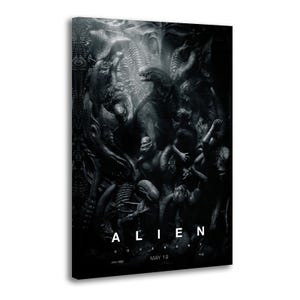 Puede incluir: Una impresión en lienzo en blanco y negro con el cartel de la película "Alien: Covenant". La obra de arte representa una escena oscura y surrealista con figuras y criaturas. El título "Alien" es visible, junto con la fecha de lanzamiento "May 19".