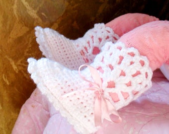 Crochet Pattern 029 for White Lace Top Booties in three sizes:  0-6, 6-12 and 12-18 months. Baby Booties Pattern, Toddler Slippers.