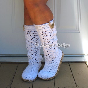 Crochet pattern for the Elegant Women's Boots in six sizes: US Shoe sizes - 5-6 (7, 8, 9, 10, 11-12). The pattern written in English (US crochet Terms). Dress up your feet and legs with these cute boots. You deserve this.