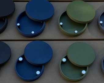 De BREACH Can | Tactische EDC-hoes voor zakjes, snus, nicotine | Gekartelde matte afwerking | Magnetische sluiting | Gemaakt in de VS