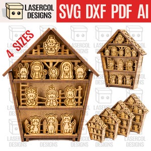 Op de afbeelding: Houten kerststal met lasergesneden figuren. De scène bevindt zich in een schuurvormige structuur met meerdere planken. De figuren omvatten een engel, dieren en de heilige familie. De afbeelding bevat de tekst "LASERCOL DESIGNS SVG DXF PDF AI" en "4 SIZES".
