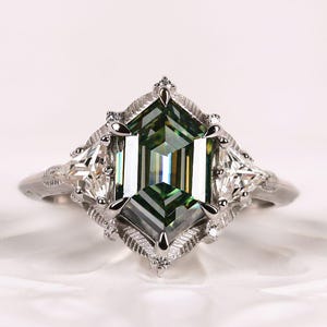2.50CT Hexagon Green Moissanite Engagement Ring, 14K Gold Nature Inspired Bridal Jewelry