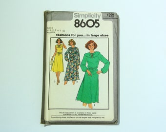 UNCUT 1970s Simplicity 8605 Sewing Pattern - Size G 40, 42, 44, 46 - Women's Pullover Dress and Tie Belt