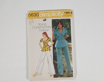 UNCUT 1970s Simplicity 5630 Sewing Pattern - Size 14, Bust 36", Waist 28" Misses' Unlined Jacket and Pants, Young Contemporary Fashion