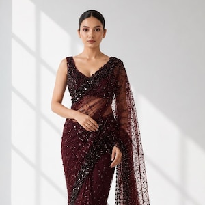 女性用デザイナーワインスパンコールサリー、パーティーウェア、ブラウス付きグリッターサリー、インドボリウッドウェディングレセプション、ブライズメイド衣装