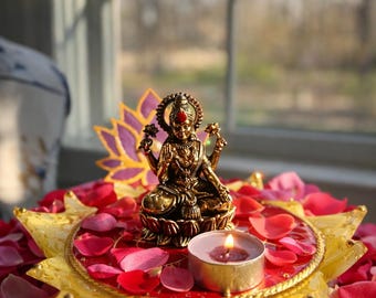 Handcrafted Resin Lotus Peetam: Customizable Pooja Altar, Gold Accents