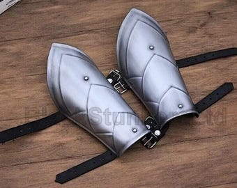 中世の騎士の戦闘準備完了アームブレース | LARP再現用スチールアームガードペア | 戦士の手鍛造アームブレースセット