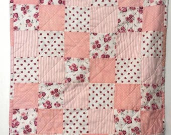 Edredón infantil rosa floral hecho a mano – Regalo para baby shower, decoración para la habitación de niña