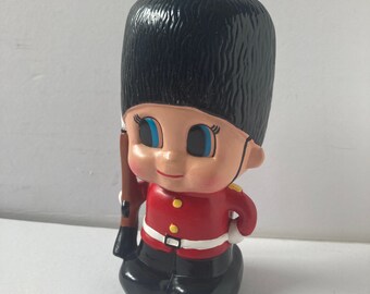 London Soldier Beefeater Novelty Souvenir Vintage plastic Figure Money Box English British red coat