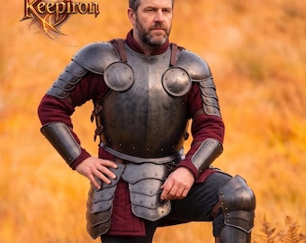 Armadura medieval oscura de placas de acero / Disfraz de caballero para LARP / Fantasía / Coraza, hombreras y faldones / Feria renacentista