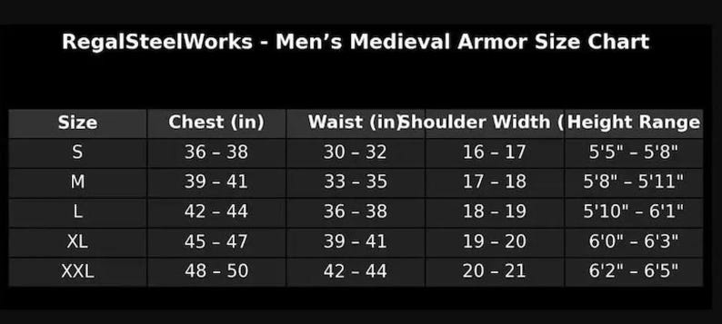 Puede incluir: Tabla de tallas en blanco y negro para armaduras medievales RegalSteelWorks. La tabla incluye tallas de la S a la XXL, con medidas de pecho de 91 a 127 cm, cintura de 76 a 112 cm, ancho de hombros de 41 a 53 cm y alturas de 165 cm a 196 cm.
