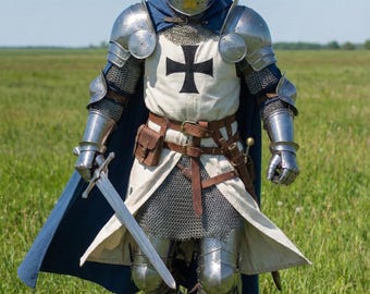 Traje de armadura de cuerpo entero usable - Disfraz de caballero cruzado teutónico de acero de calibre 18 - Conjunto completo con cota de malla y gran casco para juego de rol