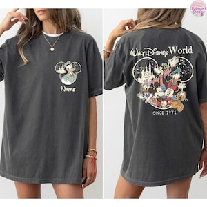 Camiseta personalizada de Mickey y sus amigos de Disneyworld, camiseta familiar con nombre personalizado 2026, vacaciones familiares en Disneyland, camiseta retro de viaje a Disneyworld imagen 4