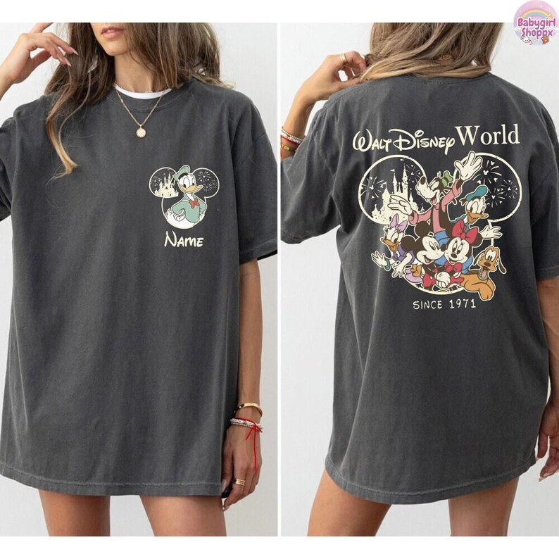 Camiseta personalizada de Mickey y sus amigos de Disneyworld, camiseta familiar con nombre personalizado 2026, vacaciones familiares en Disneyland, camiseta retro de viaje a Disneyworld imagen 4