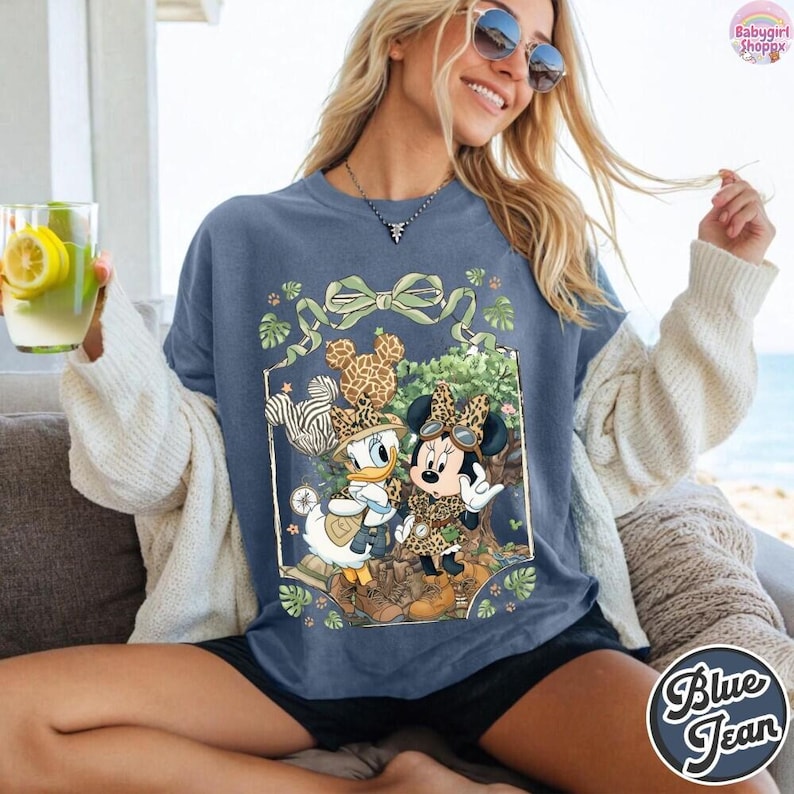 Retro Comfort Colors Minnie Daisy Animal Kingdom Shirt, Coquette Tree of Life Leopard Balloon Shirt,Disneyworld Family Matching Vacation Tee Bild 7