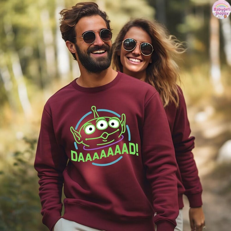 Disneyland Alien Toy Story Mom Dad Shirt, Father Mother Matching Sweatshirt, Mother's Day Tee, Father's Day Gift, Disneyworld Trip TShirt bild 4