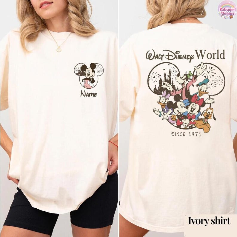 Camiseta personalizada de Mickey y sus amigos de Disneyworld, camiseta familiar con nombre personalizado 2026, vacaciones familiares en Disneyland, camiseta retro de viaje a Disneyworld imagen 3